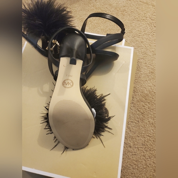 Micheal Kors Whitby Feather Trim Leather Sandals/Black - Picture 7 of 9